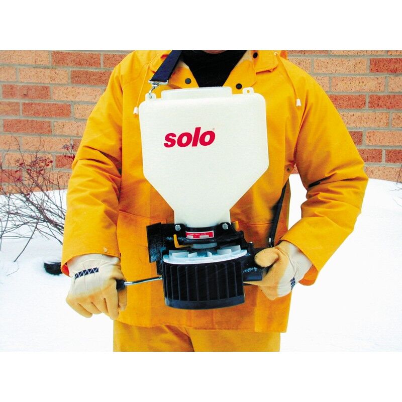 Solo 421-S Multi-Purpose Chest-Mount Spreader, 20-Lb