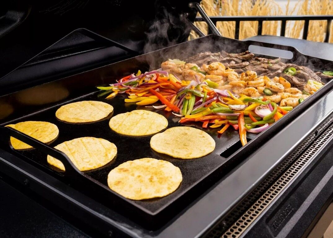 Traeger Flatrock 3 Burner Propane Griddle