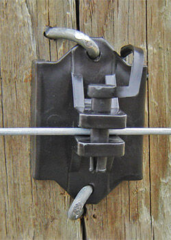 Patriot Wood Post Pinlock in Black, 25-Pk